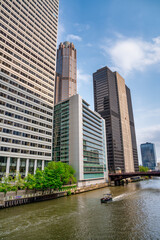 Fototapeta premium Modern buildings of Chicago along the city river, Illinois