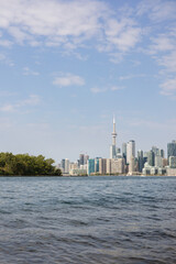 Obraz premium City view of Toronto downtown core and CN tower from waterfront