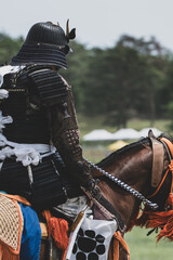 甲冑を着た騎馬武者