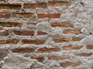 Cement wall construction with red bricks