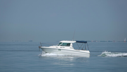 Bateau de plaisance et de pêche pour particuliers