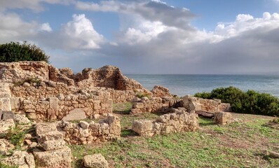 Capo san Marco près d'Oristano en Sardaigne et ruines romaines de Tharros
