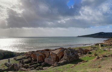 Capo san Marco près d'Oristano en Sardaigne et ruines romaines de Tharros
