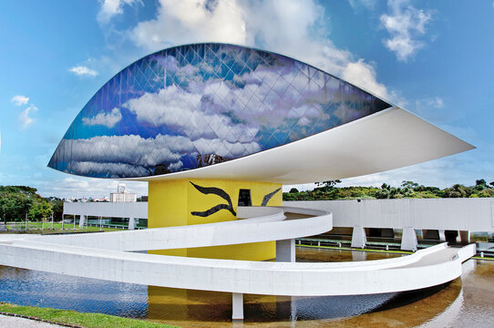 The Oscar Niemeyer Museum or Museum of the Eye, in postmodern architecture, projected by architect Oscar Niemeyer, it focuses on the visual arts, architecture, and design. Curitiba, Brazil 2016