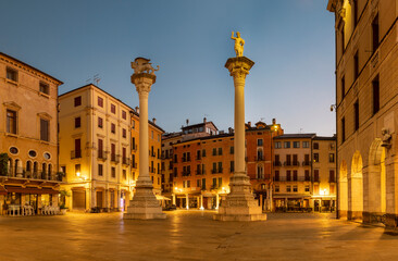 Fototapeta premium Vicenza - Piazza dei Signori at dusk.