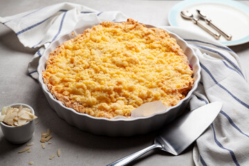 Cake with streusel