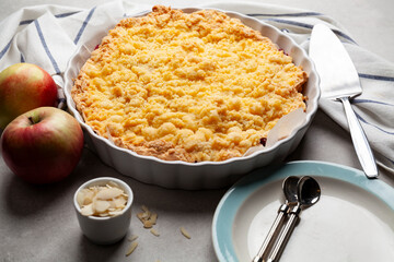 Cake with streusel