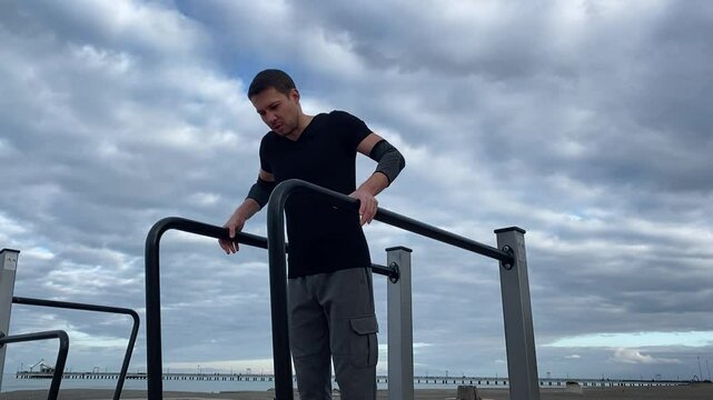 parallel bars dips 