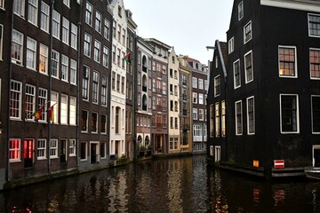 Naklejka premium Amsterdam canal in the evening