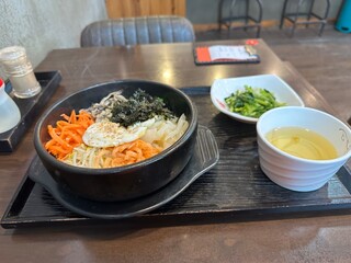 돌솥비빔밥