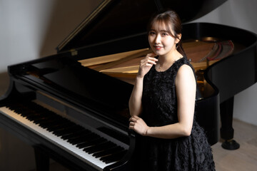 美しい日本人女性ピアニスト