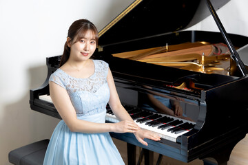 美しい日本人女性ピアニスト
