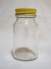 瓶 ビン 透明
Transparent vial.