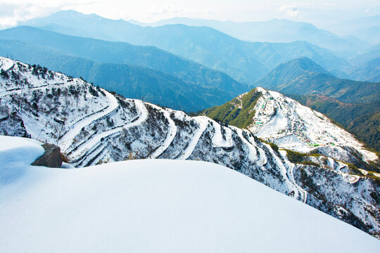 The silk route of Zuluk all covered with snow. 