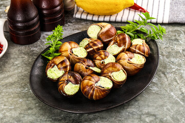 Fresnch escargort with basil butter