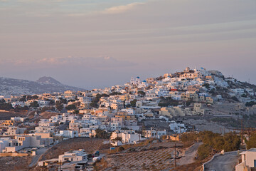 Obraz premium The city of Pyrgos at sunset