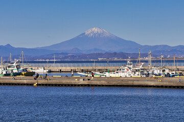 富士山と青い海