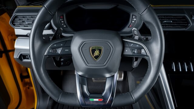 Phoenix, AZ, USA
January 1, 2025
2020 Lamborghini Urus