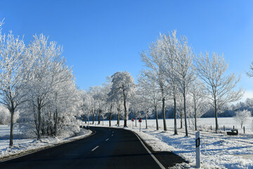 winterliche Landstrasse