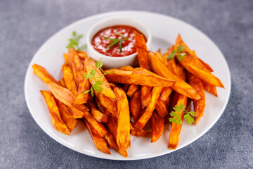 fried sweet potatoes with spicy sauce