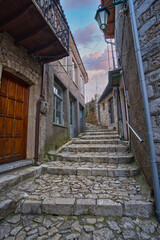 Obraz premium Narrow Stone Alleyway in Dimitsana Village, Arkadia, Greece..