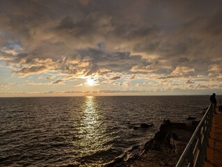 Obraz premium sun and sea and clouds
