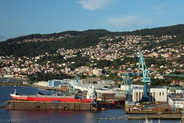 Astillero en ría. Galicia.
