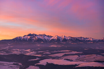 Fototapeta premium Zimowy wschód słońca z Trzech Koron