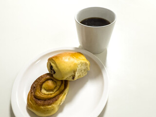 Café con pan caliente