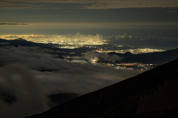 富士山八合目から見る夜景