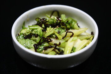 セロリと塩昆布のごま油和え