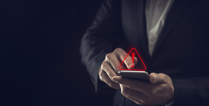 404 error alerts at work, spam caution in website and mobile digital technology. Cyber ​​attack or warning icon concept, security notification. Risk of network error, system crash warning - Powered by Adobe