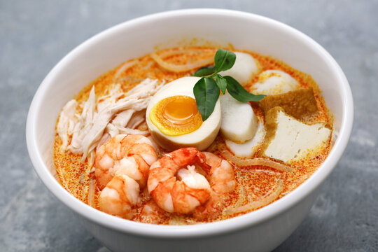 Laksa lemak is a noodle dish from Malaysia and Singapore.
A creamy spicy soup made with a coconut milk base. Common ingredients include shrimp, tofu, boiled eggs, and laksa leaf.&nbsp;