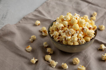 Homemade Kettle Corn Popcorn in a Bowl, side view. Copy space.