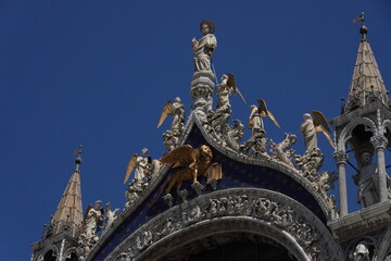 Obraz premium statue Duomo cathedral in Venice Italy