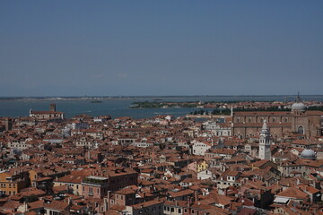 Obraz premium Bird's eye view of Venice on a clear summer day