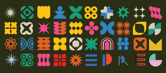 Groovy retro shapes. Abstract 70s 80s pop art style abstract figures, funky geometric hippie elements, Y2K retro badges for poster logo design. Vector isolated set.