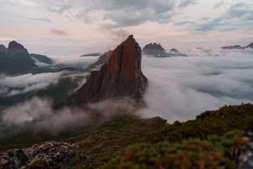 Obraz premium Spectacular view from Mount Hesten on Iconic Mountain Segla in light of midnightsun, Senja, Norway