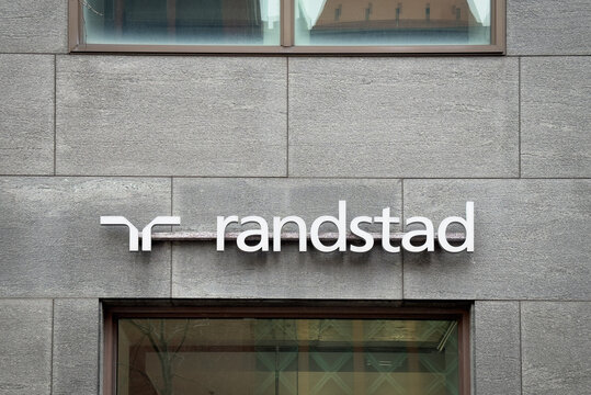 Logo des Personalvermittlers randstad in Den Haag, Niederlande