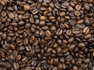 Fototapeta premium Dark roasted coffee beans background
