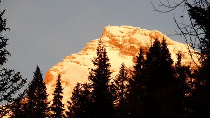 Sonnenaufgang am Gipfel der Geiselspitze 2974m