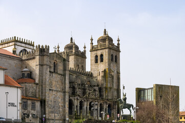 Fototapeta premium Medieval cathedral building, Porto, Portugal