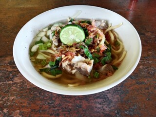 delicious shaken noodles that are tempting
