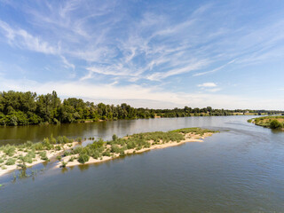 Der Fluss Loire in der N&auml;he der Stadt Blois in Frankreich