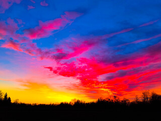 Evening in the countryside.
The scattering of sunlight by clouds is well shown. The red part of the...
