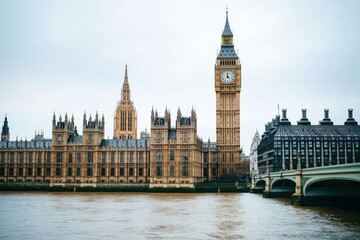 Fototapeta premium Winter night view of Westminster Palace and Big Ben illuminated over the Thames in London