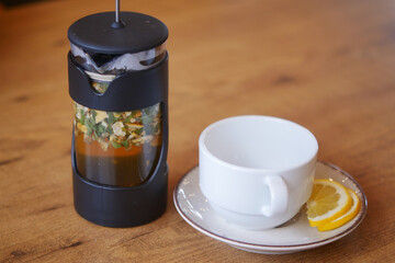 Preparation of Herbal Tea with Lemon Using a French Press Device