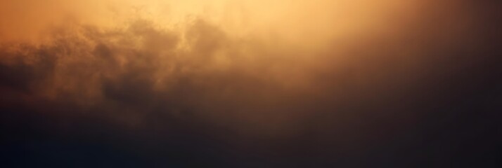 Fototapeta premium Golden Hour Cloudscape: Nature's Beauty