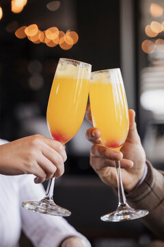Brindis con mimosas