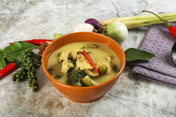 Thai green chicken curry with coconut